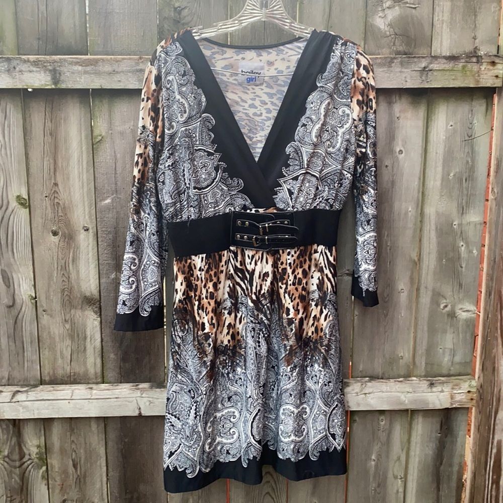 Bailey Girl buckle accent dress sz. M